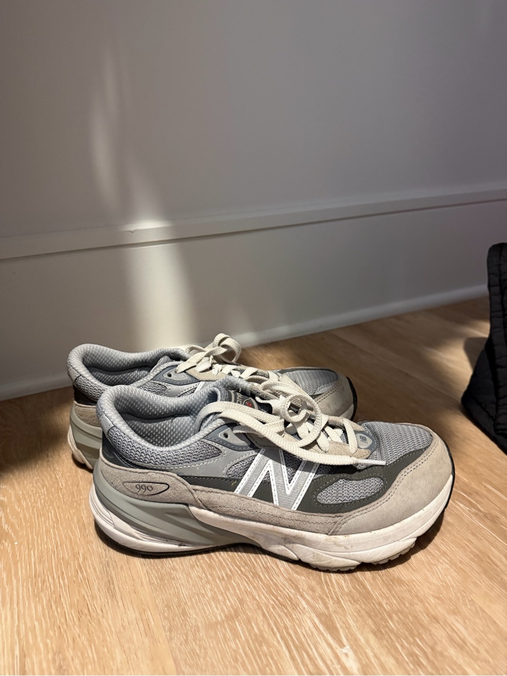 New Balance Women's 990 Grey Athletic Sneakers - Picture 1 of 2
